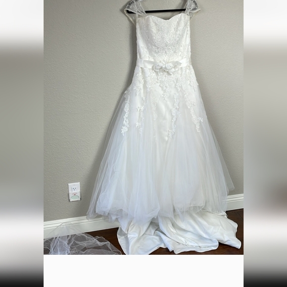 Davids Bridal Strapless Tulle Wedding Dress with Beaded Lace V3469 Ivory Sz 12 - Picture 3 of 5